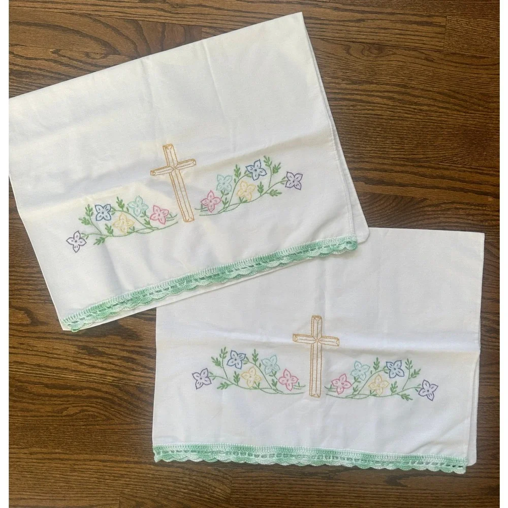 NWOT Hand Embroidered Cross Queen 2 Pillowcases White Floral Lace Trim Vintage